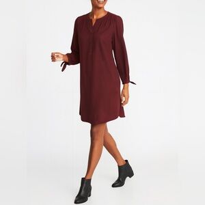 Old Navy Size Medium Maroon Button-Up dress tie sleeves